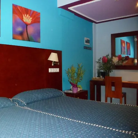 Auto Check In Nieves Hotel *